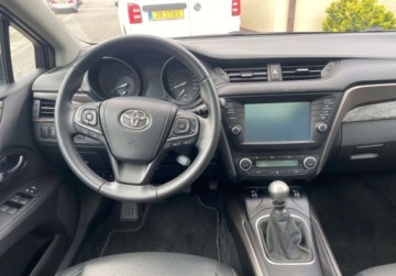 Toyota Avensis III Wagon Facelifting 2015 2.0 D-4D 143KM 2016 Toyota Avensis Toyota Avensis IIIKOMBI 2.0 Diesel 143KM, zdjęcie 10