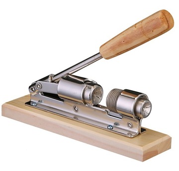 ЩЕЛКУНЧИК НА ПОДСТАВКЕ, ОРИГИНАЛЬНАЯ СТАЛЬ