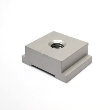 Wsuwka gwintowana M8 do profili miter track 19/24m