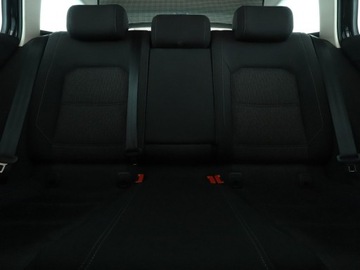 Volkswagen Passat B8 Variant 1.4 TSI BlueMotion Technology ACT 150KM 2016 Volkswagen Passat klima auto navi grzane fotele, zdjęcie 17