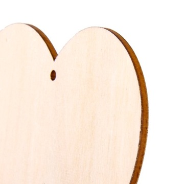 Деревянные украшения в виде сердечек