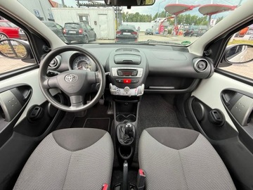 Toyota Aygo I Hatchback 5d Facelifting 1.0 VVT-i 68KM 2013 Toyota Aygo VAT 23% ZAMIEN swoje auto - dowóz pod dom cała Polska, zdjęcie 3
