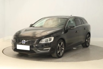 Volvo V60 I Kombi Facelifting 2.0 D2 DRIVE-E 120KM 2016 Volvo V60 D2 2.0, Skóra, Navi, Xenon, Bi-Xenon, zdjęcie 1