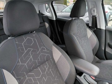 Peugeot 2008 I SUV Facelifting 1.2 PureTech 82KM 2018 Peugeot 2008 Tablet Kamera Klimatyzacja Sensor PDC 1.2 Benzyna 82KM, zdjęcie 15