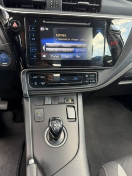 Toyota Auris II Touring Sports Facelifting 1.8 Hybrid 136KM 2017 Toyota Auris 1.8 HSD136KM Bezwypadkowy Serwisowany, zdjęcie 16
