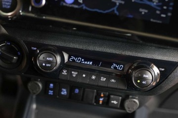 Toyota Hilux VIII Podwójna kabina Facelifting 2.8 D-4D 204KM 2024 Toyota Hilux 2.8 D-4D mHEV Double Cab Executive 4x4 aut 2.8 Diesel 204KM, zdjęcie 9