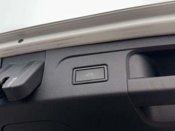 Volkswagen Touran III 1.5 TSI EVO 150KM 2022 Volkswagen Touran Touran, Ogrzewanie Postojowe, Hak, Asystenci, Kamera, 1.5, zdjęcie 12