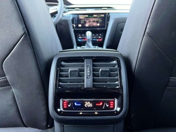 Volkswagen Arteon Fastback Facelifting 2.0 TDI SCR 150KM 2022 Volkswagen arteon-shooting-brake 2.0 TDI 150KM R-Line DSG SerwisASO Acc Le, zdjęcie 37