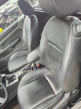 FORD FOCUS MK2 10R CABRIO SEDADLA POHOVKA BOKY KŮŽE