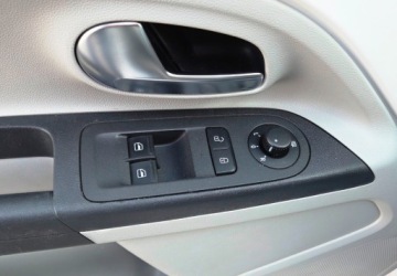 Seat Mii Hatchback 5d 1.0 60KM 2015 Seat Mii 1,0 Ben Klima 60KM Benzyna 60KM, zdjęcie 9