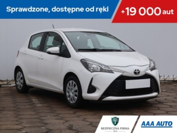Toyota Yaris III Hatchback 5d Facelifting 2017 1.0 VVT-i 72KM 2020 Toyota Yaris 1.0 VVT-i, Salon Polska, Serwis ASO