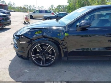 Porsche Cayenne III SUV S 2.9 440KM 2023 Porsche Cayenne 2023 PORSCHE CAYENNE PLATINUM EDITION 2.9 Benzyna 440KM, zdjęcie 3