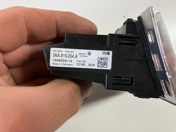 BUDÍK HODINY DESKY ROZDĚLOVACÍ KONZOLA PASSAT B7 3AA919204A