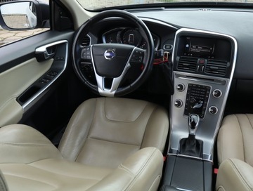 Volvo XC60 I SUV Facelifting 2.4 D4 190KM 2017 Volvo XC60 D4, Salon Polska, 187 KM, 4X4, zdjęcie 6