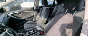 Hyundai i30 II Hatchback 5d 1.4 MPI 100KM 2015 Hyundai i30 2015r, 1.4 Benzyna. Uszkodzony prawy bok i tyl. Jezdzi. 1.4, zdjęcie 5