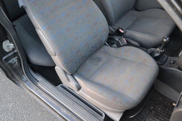 OPEL CORSA C 3D SEDADLO SPOLUJEZDCE PRAVÝ