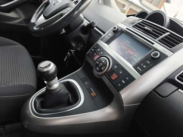 Toyota Verso Minivan Facelifting 1.6 D-4D 112KM 2014 Toyota Verso ___Premium___1.6 D-4D 112KM___LED Navi Kamera Panorama___ 1.6, zdjęcie 32