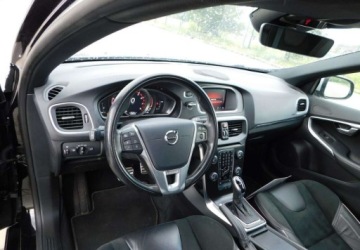 Volvo V40 II Hatchback Facelifting 1.5 T3 152KM 2019 Volvo V40 R-Design z Gwarancja Bezwypadkowy 100 1.5 Benzyna 152KM, zdjęcie 15