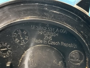 SKODA OCTAVIA 4 IV 2022R 2.0TDI 4X4 ŚRODKOWY SCHOWEK TUNELU CUP HOLDER