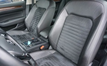 Volkswagen Passat B8 Limousine Facelifting 1.5 TSI EVO 150KM 2019 Volkswagen Passat Volkswagen Passat Highline 1.5 TSI 150KM 1.5 Benzyna, zdjęcie 28