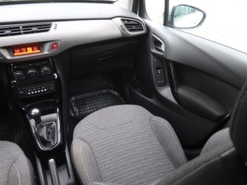 Citroen C3 II Hatchback facelifting 1.2 VTi 82KM 2015 Citroen C3 1.2 VTi, Klima, Tempomat, Parktronic, zdjęcie 7