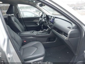 Toyota 2024 Toyota Grand Highlander 2024r., 4x4, 2.4L 2.4 Benzyna 265KM, zdjęcie 8