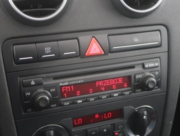 Audi A3 8P Hatchback 3d 1.6 FSI 115KM 2005 Audi A3 1.6 FSI, Klima, Klimatronic, zdjęcie 12