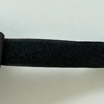 Универсальная устойчивая к царапинам защита горла хоккейного вратаря.