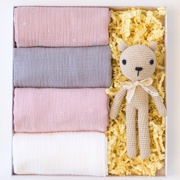 LIKEMOSES PREZENT BABY SHOWER CHRZEST WYPRAWKA PIELUSZKI PRZYTULANKAw