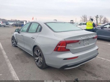 Volvo S60 III 2024 Volvo S60 2024 Volvo S60 B5 FWD Plus Dark Theme 2.0 Benzyna 247KM, zdjęcie 4