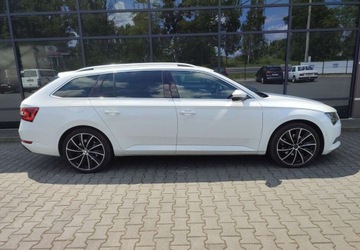 Skoda Superb III Kombi 2.0 TDI 190KM 2016 Skoda Superb Skoda Superb III Maly przebieg ,bogate wyposazenie, zdjęcie 5
