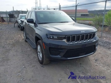 Jeep Grand Cherokee V 2024 Jeep Grand Cherokee 2024 JEEP GRAND CHEROKEE LAREDO X 4X4 3.6 Benzyna 293KM