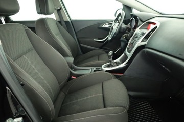 Opel Astra J Sports Tourer 2.0 CDTI ECOTEC 160KM 2011 Opel Astra 2.0 CDTI, Klima, Klimatronic, Tempomat, zdjęcie 6