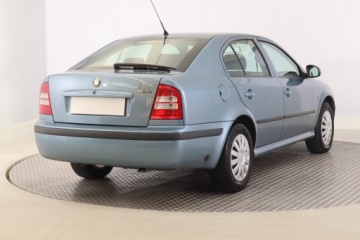 Skoda Octavia II Hatchback 1.6 MPI 102KM 2010 Skoda Octavia 1.6, Salon Polska, GAZ, Klima, zdjęcie 4