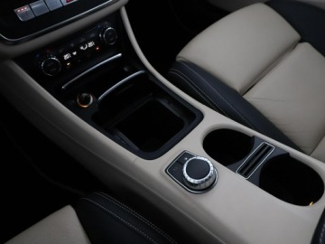 Mercedes CLA C117 Shooting Brake 1.6 180 122KM 2016 Mercedes CLA 180 automat skóra klima auto navi, zdjęcie 27