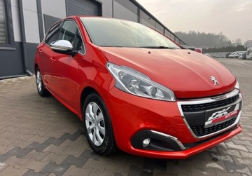 Peugeot 208 I Hatchback 5d Facelifting 1.2 PureTech 110KM 2019 Peugeot 208 1.2 Benzyna 110 KM Nawigacja LED Kamera Sensor 1.2 Benzyna