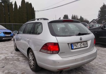 Volkswagen Golf VI Variant 1.6 TDI-CR DPF BlueMotion 105KM 2012 Volkswagen Golf 2012r, SALON POLSKA. 1.6 TDI. Lekko uszkodzony przod. Jezd, zdjęcie 3