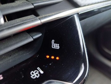 Peugeot 2008 II SUV 1.2 PureTech 100KM 2023 Peugeot 2008 Peugeot 2008 1.2 Benzyna 100KM Allure FV23 Gwarancja Fabryczna, zdjęcie 29