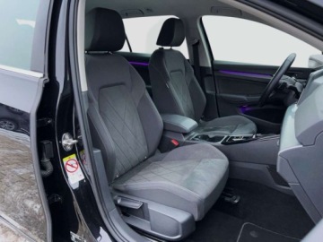 Volkswagen Golf VIII Variant 2.0 TDI 150KM 2022 Volkswagen Golf 2.0TDI 150KM Style DSG SerwisASO Acc Keyless Virtual Led F, zdjęcie 11