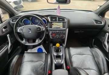 DS 4 I Hatchback Facelifting 2015 (Citroen) 1.2 PureTech 131KM 2015 Citroen DS4 Citroen DS4 1.2 PureTech Be Chic SampS 1.2 Benzyna 131KM, zdjęcie 5