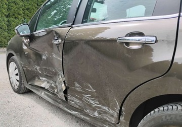 Citroen C3 II 2013 Citroen C3 2013r, 1.2 Benzyna. Uszkodzony lewy bok i lekko prawy tyl. Jezd, zdjęcie 22