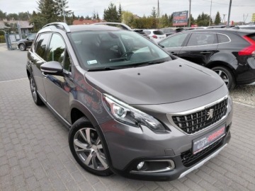 Peugeot 2008 I SUV Facelifting 1.2 PureTech 130KM 2019 Peugeot 2008 130 KM Klimatronik Sensor PDC Navi 1.2 Benzyna 130KM, zdjęcie 2