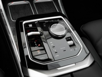 BMW Seria 7 G70 2023 BMW 740 GD2L864#740d xDrive mHEV M Sport Ambient, zdjęcie 16