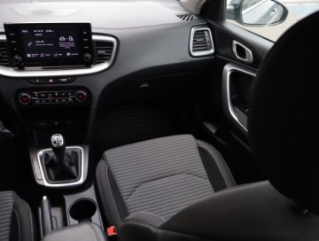 Kia Ceed III Kombi Facelifting 1.5 T-GDI 160KM 2022 Kia Ceed 1.5 T-GDI MHEV, Salon Polska, zdjęcie 7