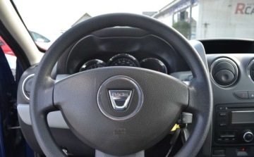 Dacia Duster I SUV Facelifting 1.6 16V 105KM 2014 Dacia Duster 1.6 - bezwypadkowa - Niski przebieg - Oplacona - KLIMATYZACJA, zdjęcie 22