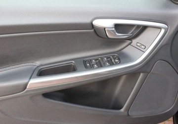 Volvo V60 I Kombi Facelifting 2.0 D2 DRIVE-E 120KM 2015 Volvo V60 D2 Drive-E Kinetic 2.0 Diesel 120KM, zdjęcie 4