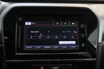 Suzuki Vitara III SUV Facelifting 1.0 BoosterJet 111KM 2018 Suzuki Vitara 1.0 BoosterJet, Salon Polska, zdjęcie 12