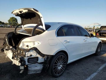 Mercedes Klasa C W206 2023 Mercedes-Benz Klasa C 300 2023 2.0l 2.0 Benzyna 255KM, zdjęcie 3