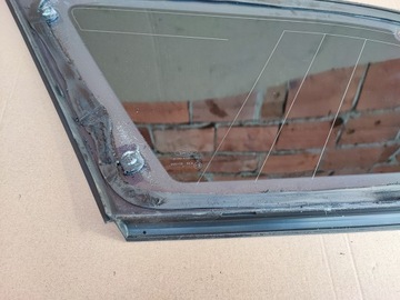 Mondeo MK5 заднее правое стекло кузова универсал, черный