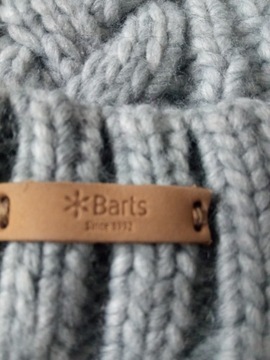 Серая теплая шапка Barts для университета